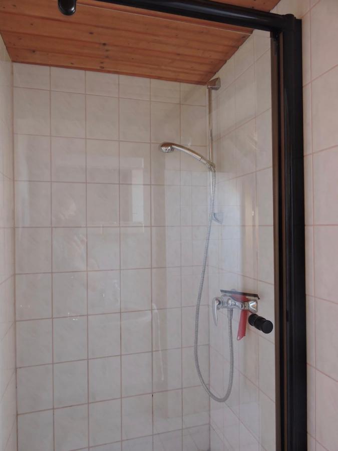 Grosses Ferienhaus Plattensee Balaton - Nyaralo Haz 6 Szobaval, 5 Fuerdoszobaval, 3000 Nm Leilighet Szolad Eksteriør bilde