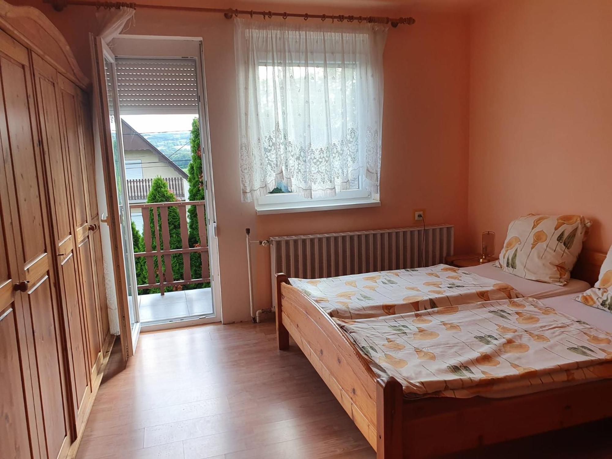 Grosses Ferienhaus Plattensee Balaton - Nyaralo Haz 6 Szobaval, 5 Fuerdoszobaval, 3000 Nm Leilighet Szolad Eksteriør bilde